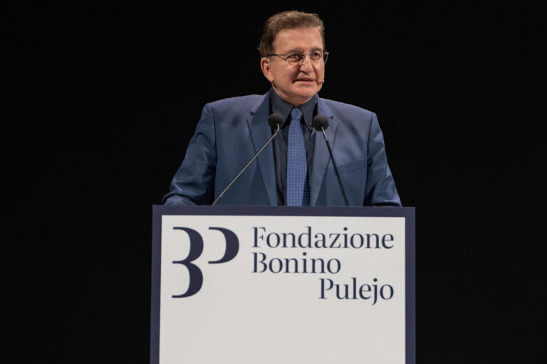 Un viaggio tra le bellezze senza tempo con Roberto Giacobbo 